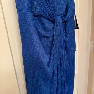 New Sapphire Adrianna Papell one shoulder gown. Size 16. Tags attached